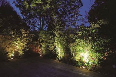 pinchos de jardín iluminación