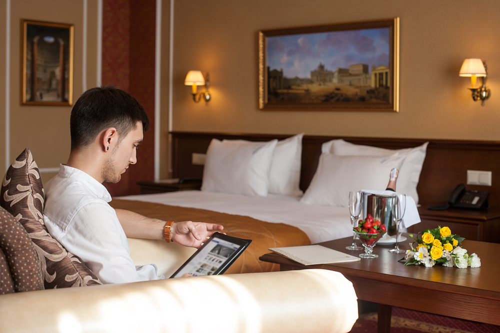 hoteles amenities room service servicio habitaciones tablets