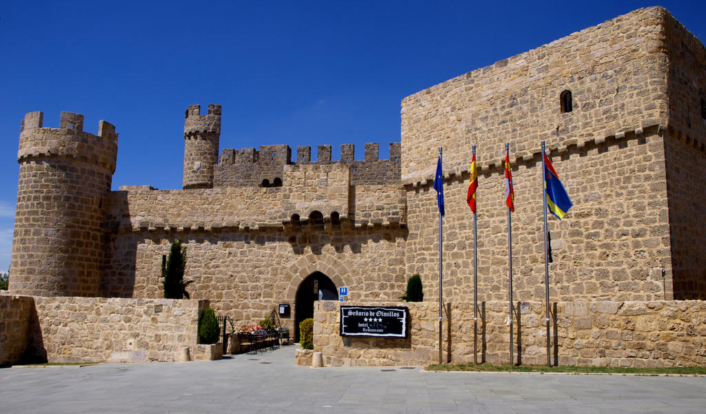 Hotel Señorío de Olmillos, en el castillo de Olmillos de Sasamón (Burgos)