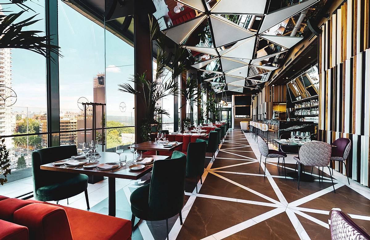 Ginkgo-Restaurante-Sky-Bar-at-VP-Plaza-Espana-Design 02