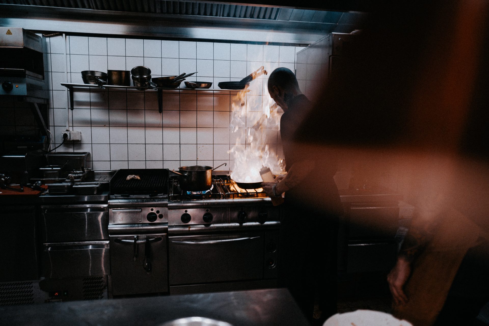 kitchen dark cocina restaurante hotel