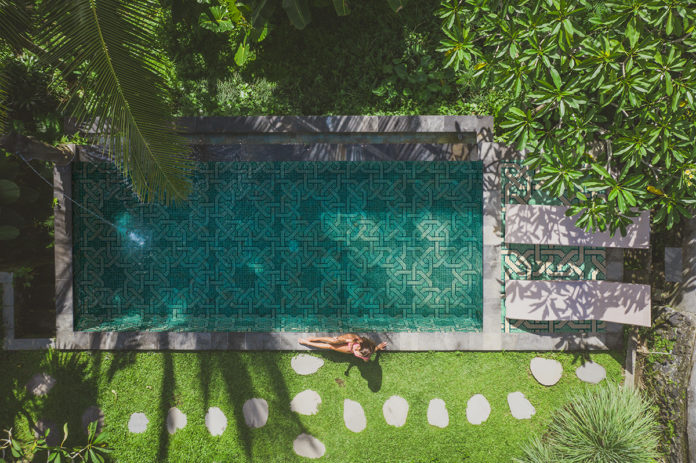 piscinas de autor mosaico hisbalit
